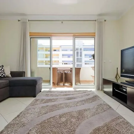 Apartmán Beautiful 2 Bed With Pool Near Da Rocha