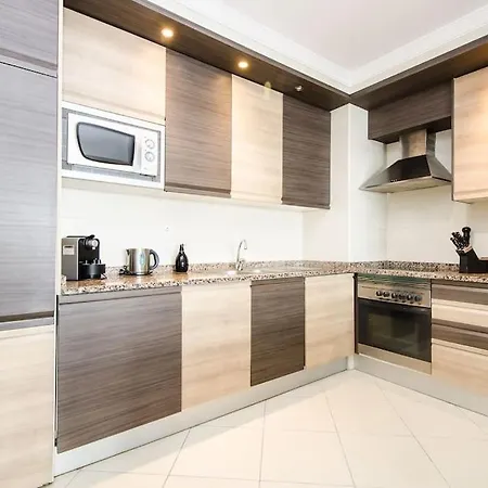 Beautiful 2 Bed With Pool Near Da Rocha Apartmán