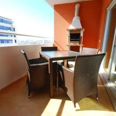 Beautiful 2 Bed With Pool Near Da Rocha Apartman *