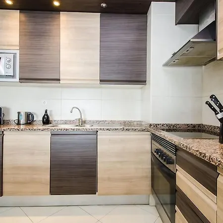 Apartman Beautiful 2 Bed With Pool Near Da Rocha *