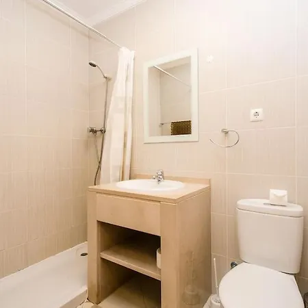 Beautiful 2 Bed With Pool Near Da Rocha Apartman *