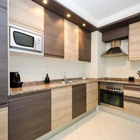 Beautiful 2 Bed With Pool Near Da Rocha شقة *